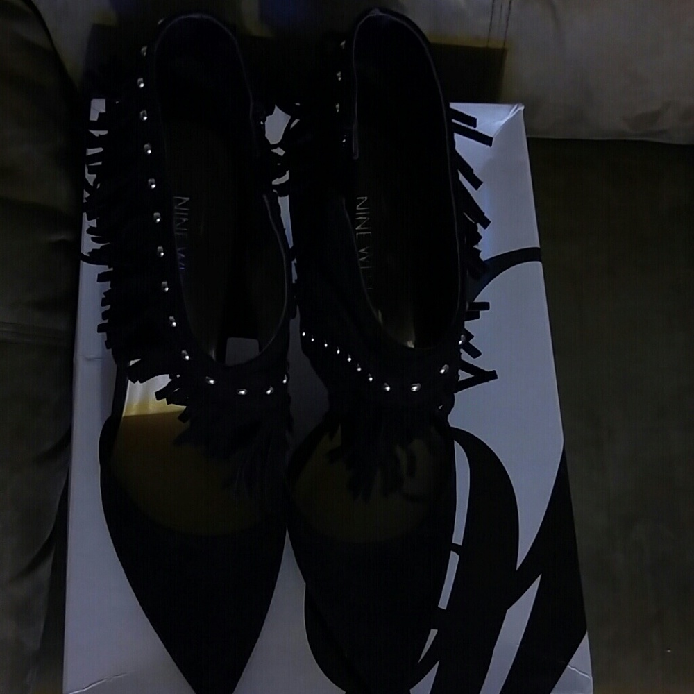 Shoes - Picture 3 of 3
