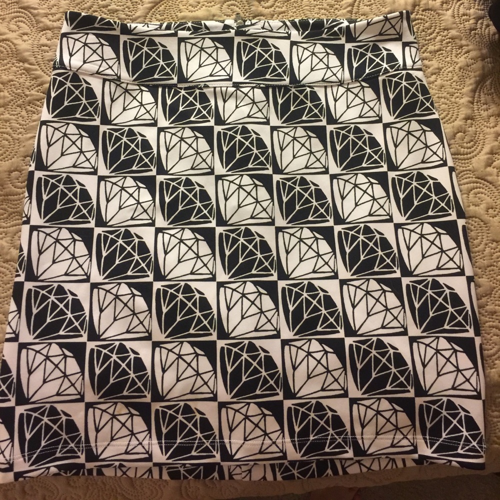 Black and white diamond skirt