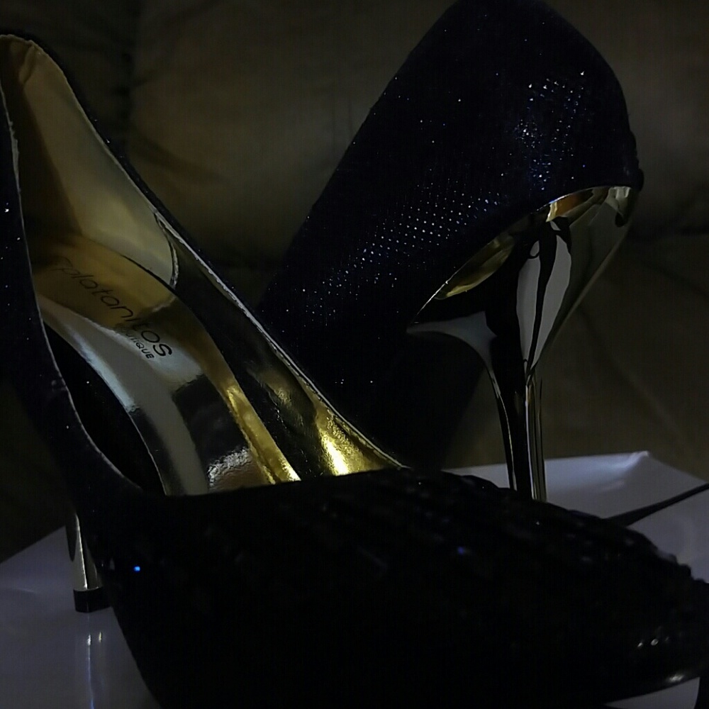 Shoes - Picture 2 of 3