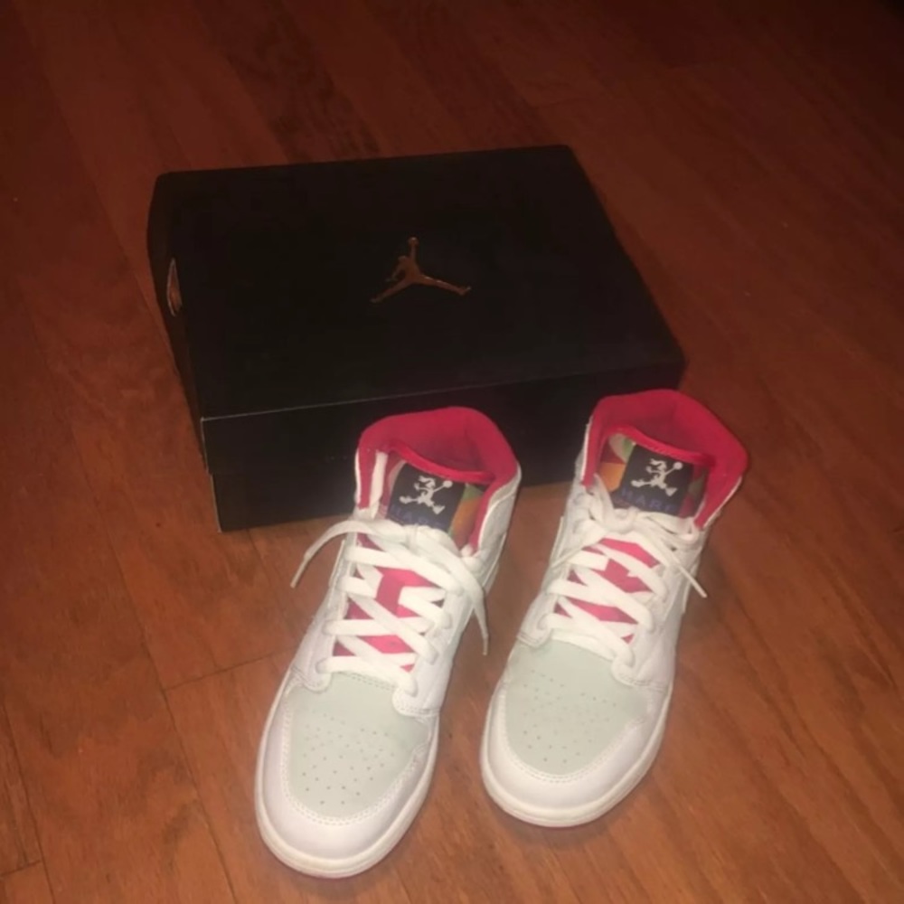 Air Jordan 1s "Hare"