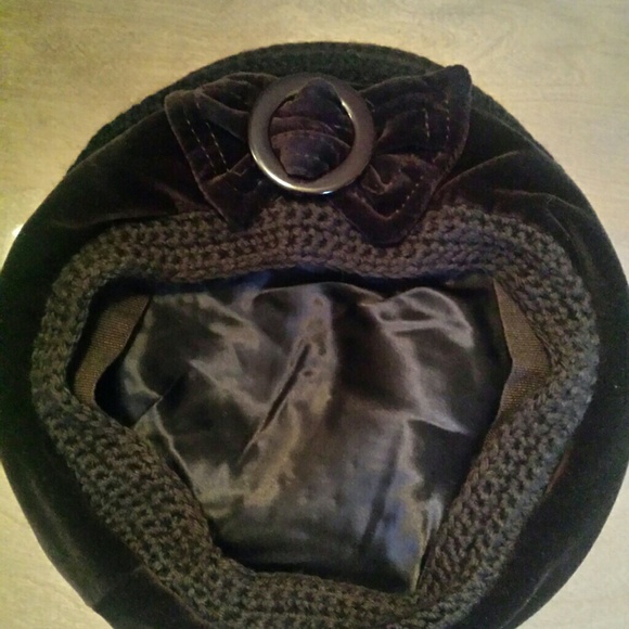 Winter hat, beret - Picture 3 of 4