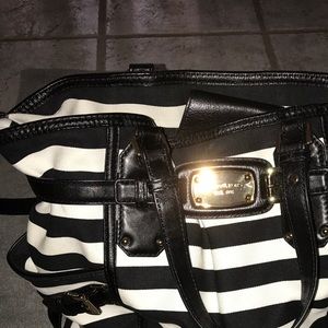 Michael Kors purse/cross body 💥Flash Sale💥 firm
