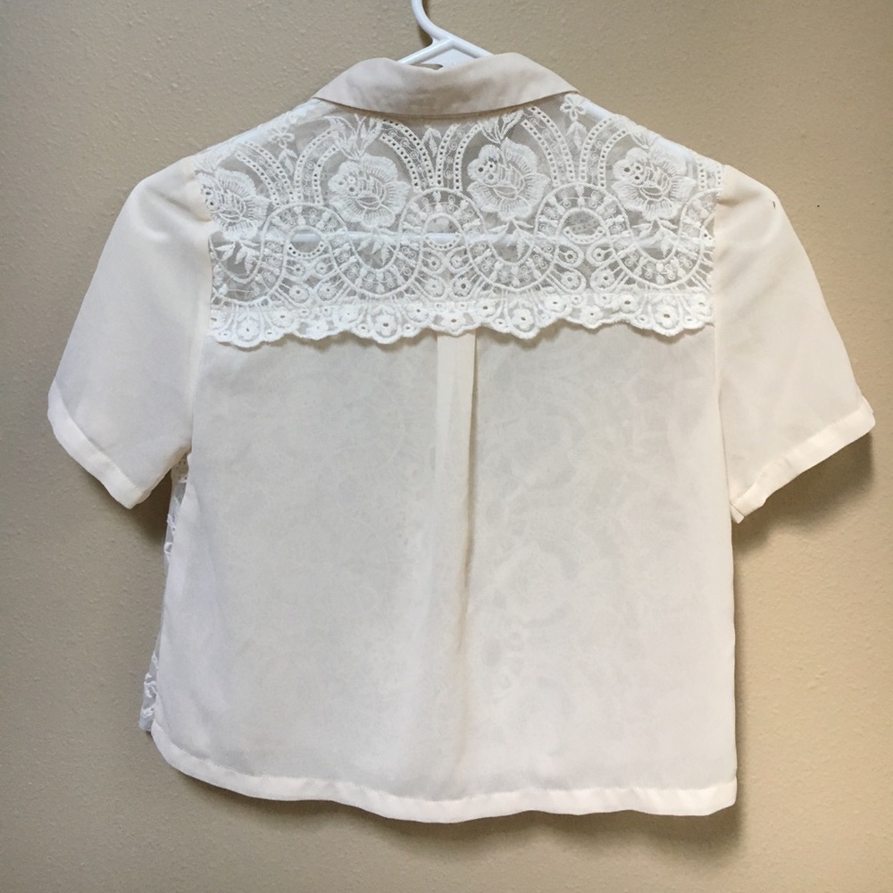 Final sale ~ Cooporative lace crop top - Picture 3 of 4
