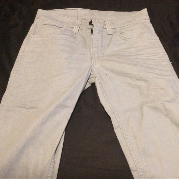 3 pairs of Levi's; 1 corduroy & 2  skinny jeans - Picture 7 of 7