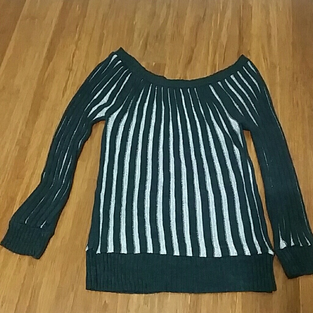 Wide neck Sweater