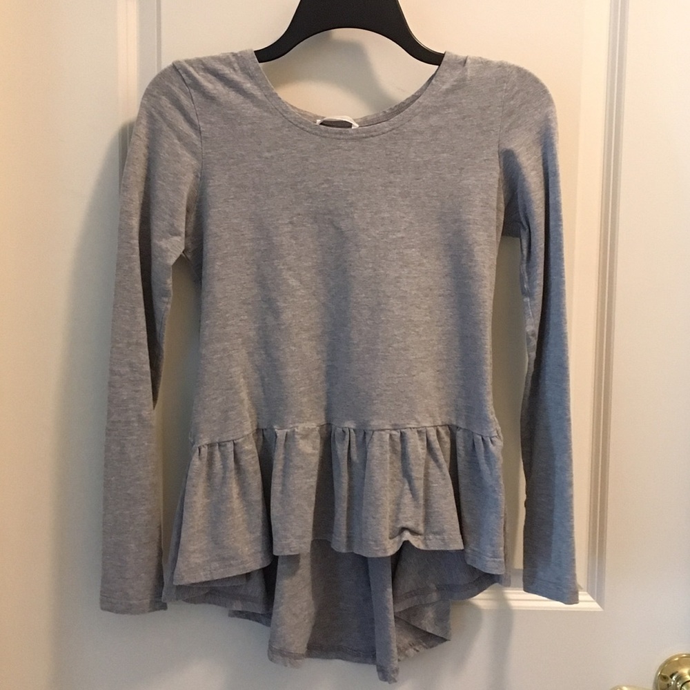gray long sleeve tee with high-low peplum