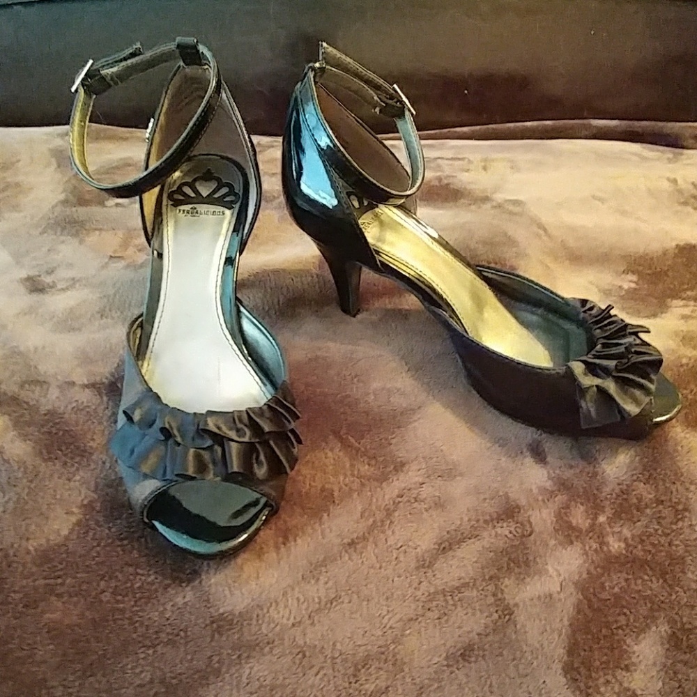 Peeptoe heels
