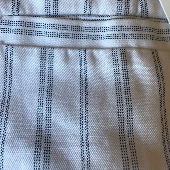 Joie new striped shorts size 2 - Picture 2 of 2