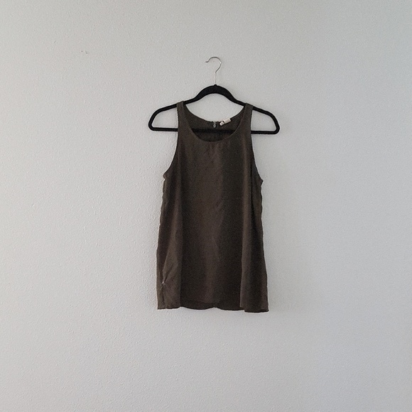 JAPNA olive green sleeveless top with slit back - Picture 2 of 5
