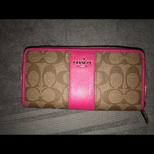 Coach Wallet 💥Flash Sale💥 firm
