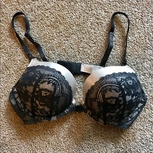 Victoria's Secret Miraculous Plunge Lace Bra