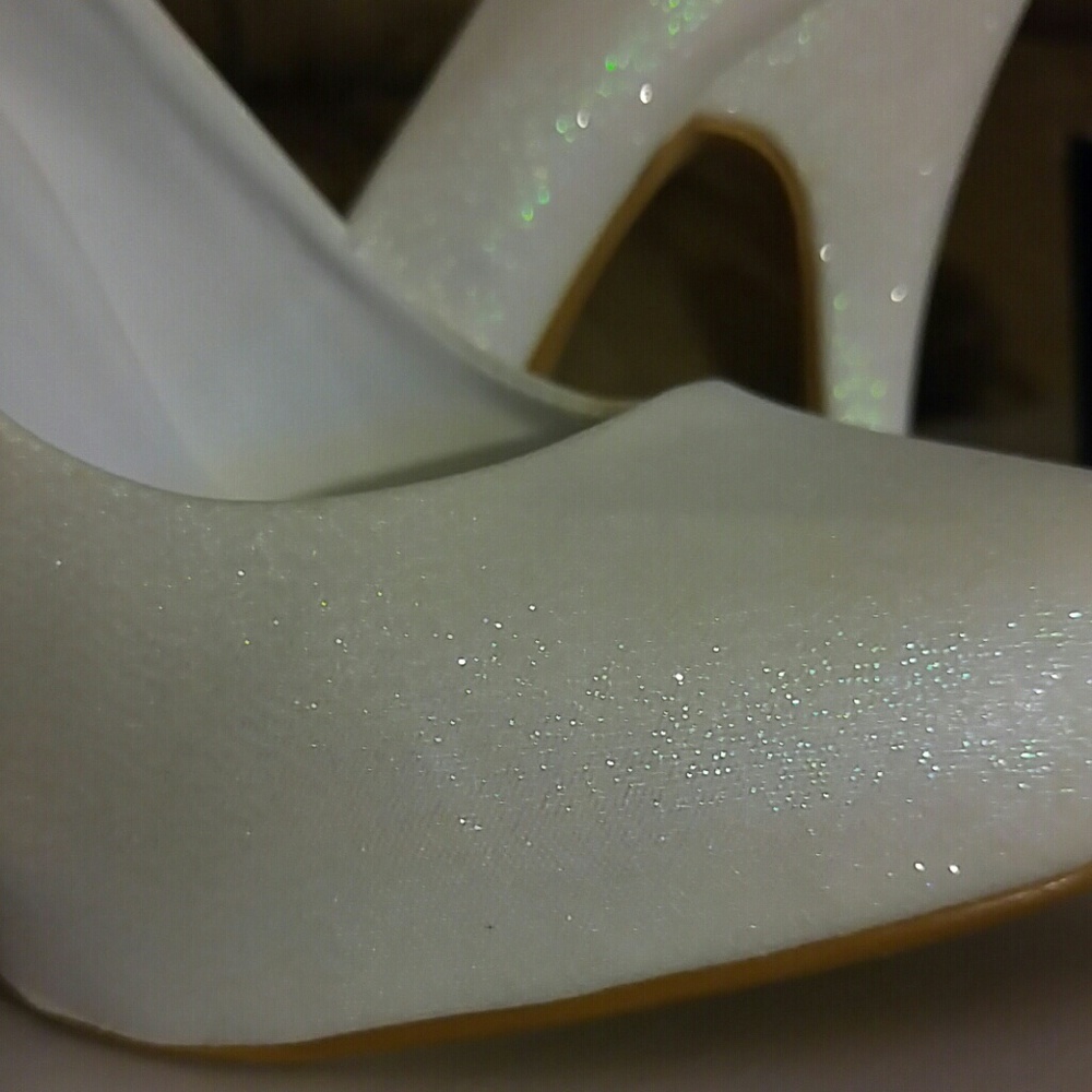 Shoes - Picture 2 of 3