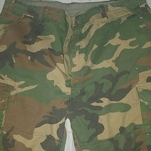 Dirt Label paint splatter shorts