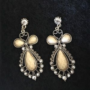 White granite stone earring