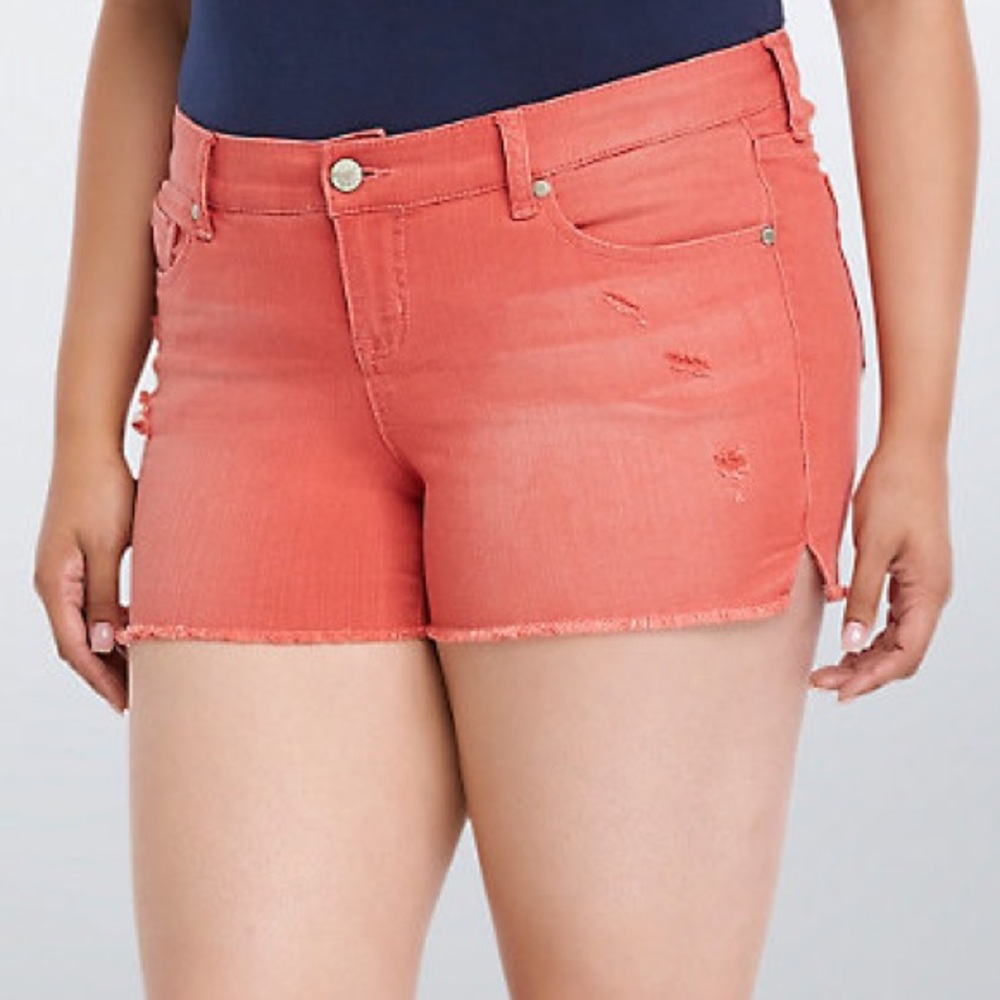 ❤️TORRID. Red wash denim shorts. 14 LIKE 🆕