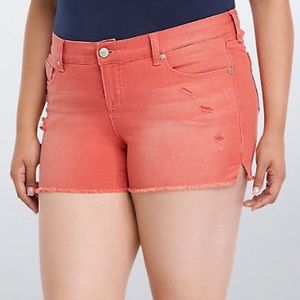 ❤️TORRID. Red wash denim shorts. 14 LIKE 🆕