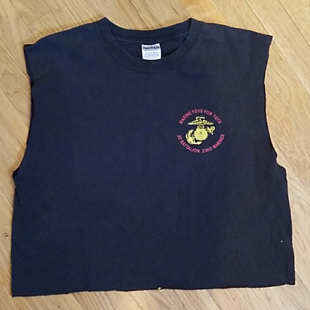 Muscle tee