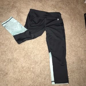 Grey cropped leggings