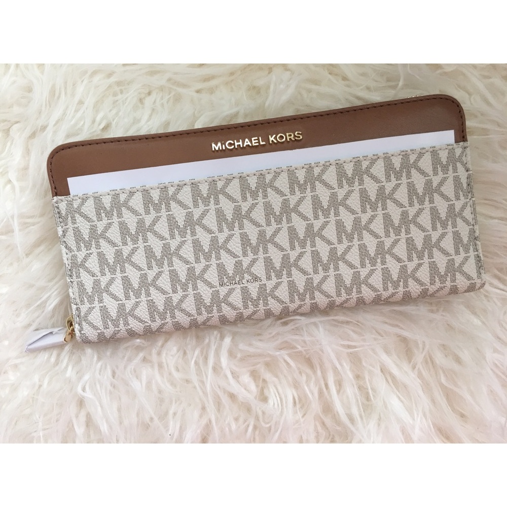 Michael Kors Mercer Pocket Continental Wallet