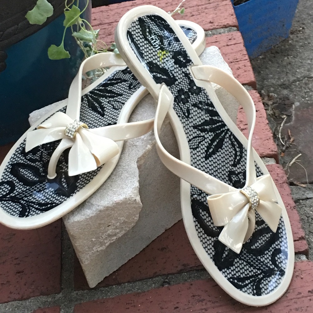 Classy Flip Flops XL NWOT finished & Clo