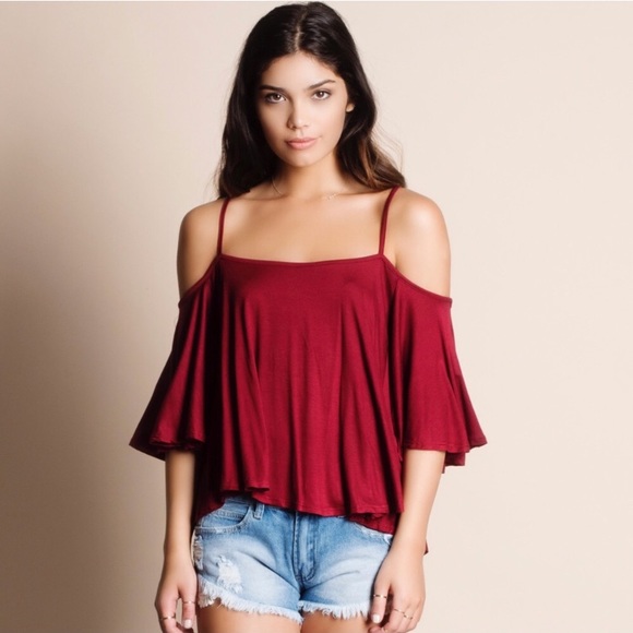 Last 2! 🌟Cold-shoulder Strappy Top - Picture 2 of 3