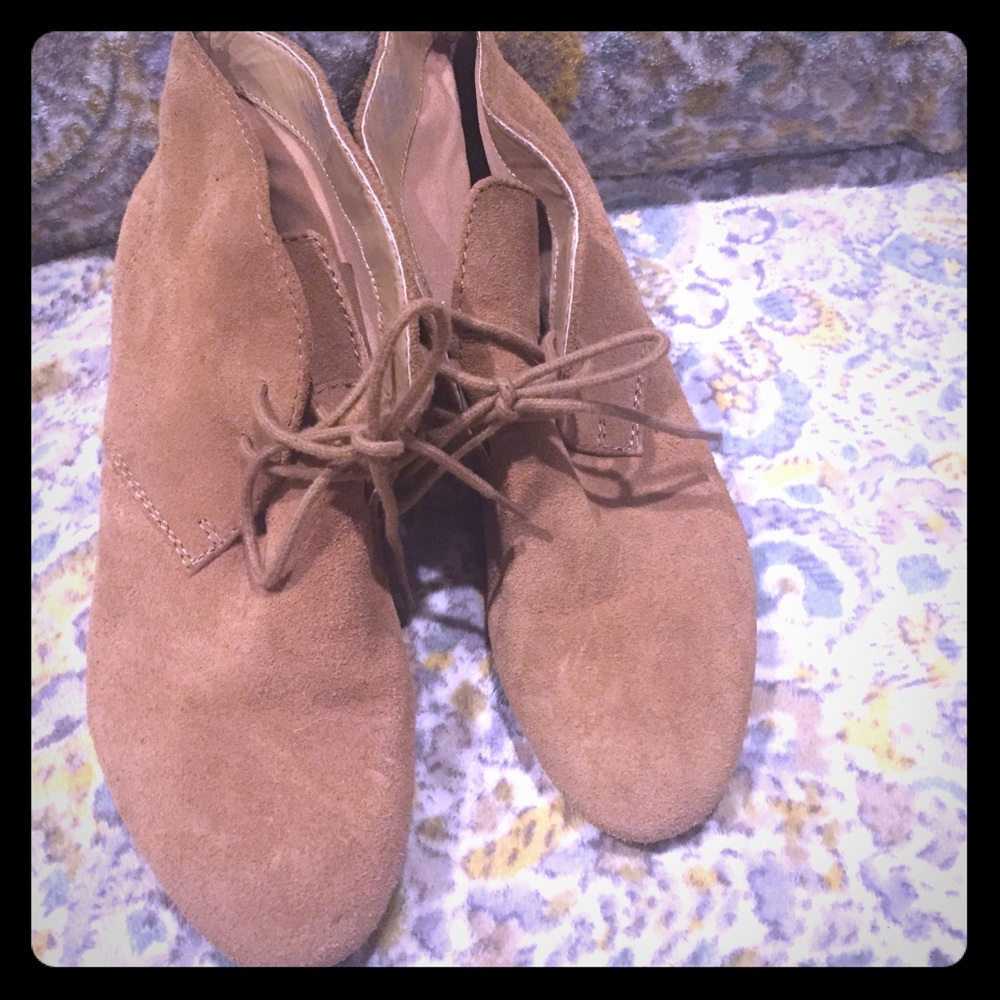 Nine West tan booties