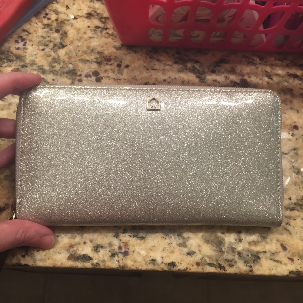 💞🚫SOLD🚫 KS ♠️Silver glitter clutch / wallet 💞