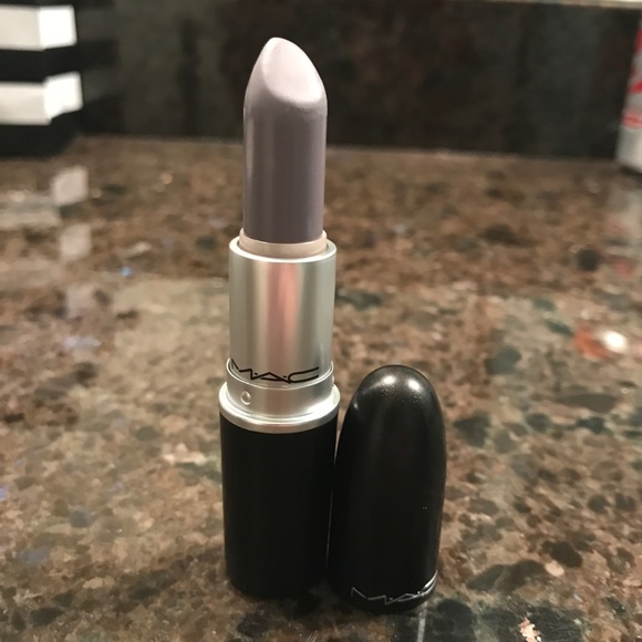mac lightly charred lipstick