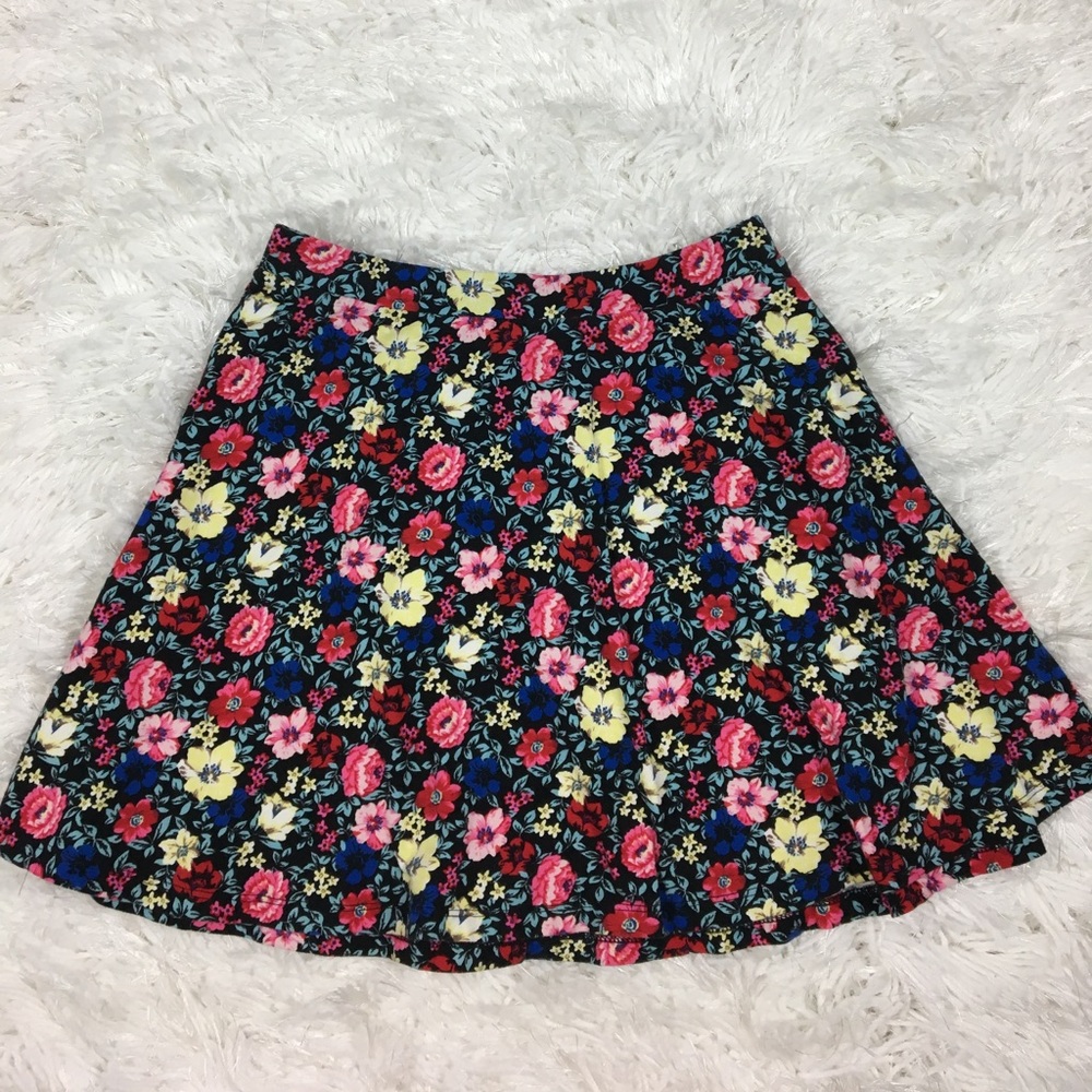 Forever 21 junior floral skater skirt, size XS