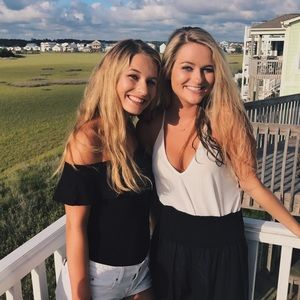 Meet your Posher, Elise