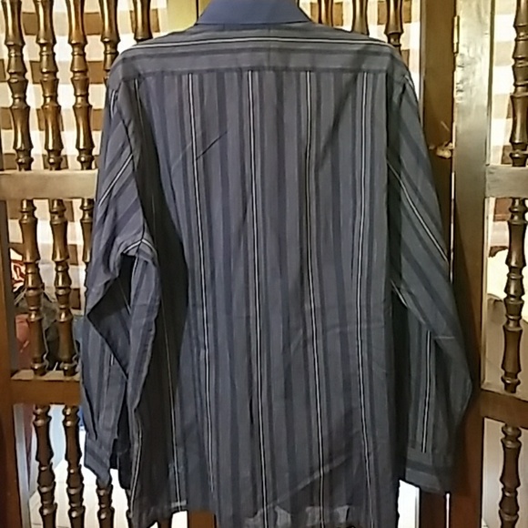 Blue & white dress shirt, size XL, neck 17-17 1/2 - Picture 3 of 4