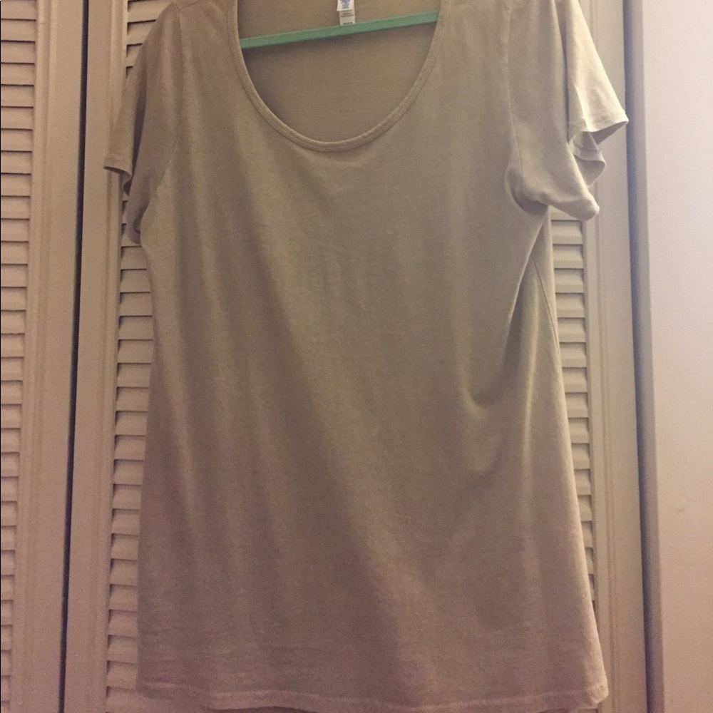 Lularoe classic tee