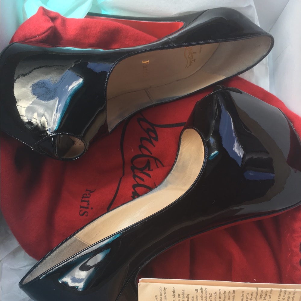 Christian Louboutin 👠