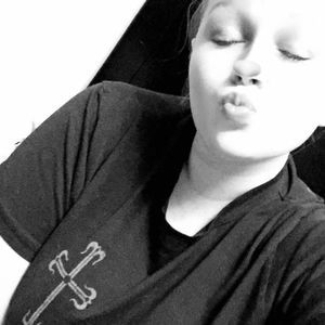 Meet your Posher, Riane