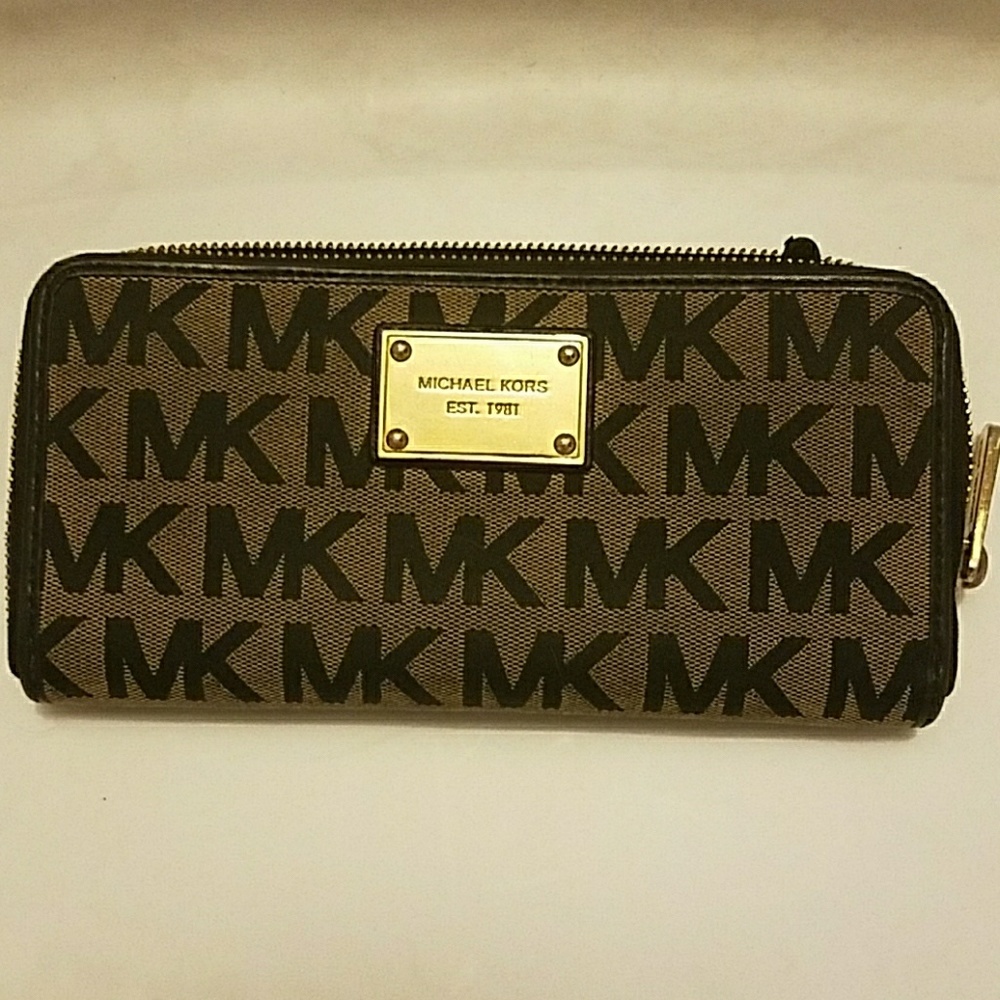 Michael Kors wallet
