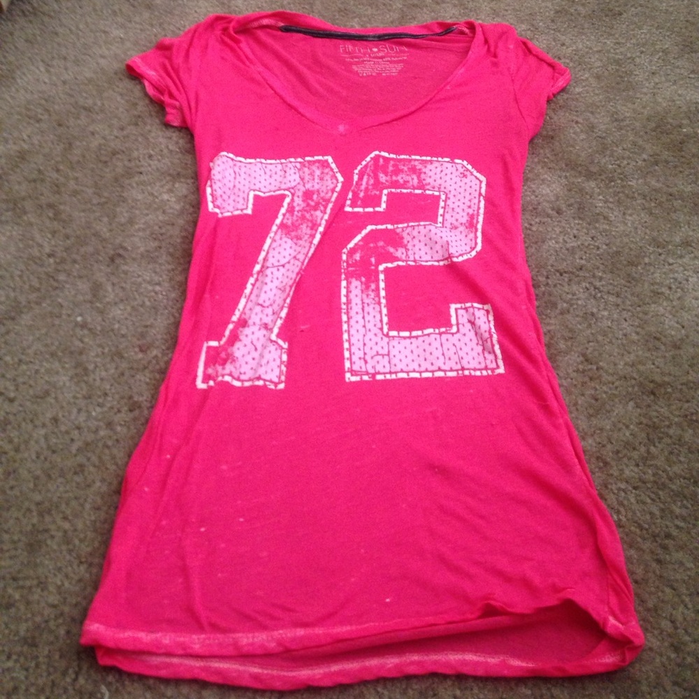 pink top