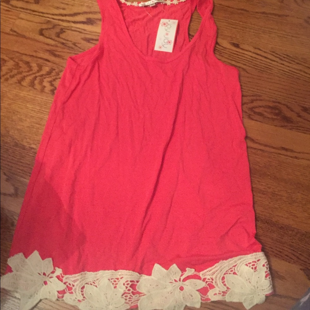 Floral tank NWT