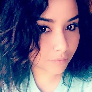 Meet your Posher, Abigail