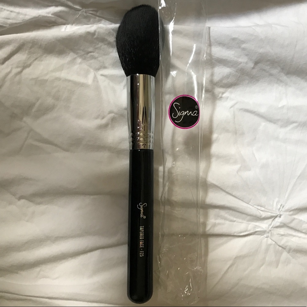 Sigma F25 - TAPERED FACE BRUSH