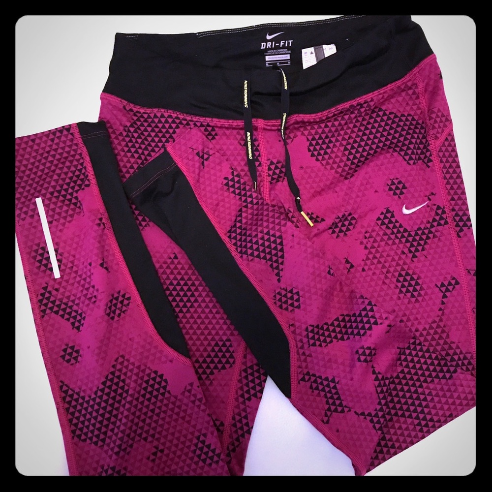 Nike Dri-Fit Pink Geometric Running Leggings 🏃
