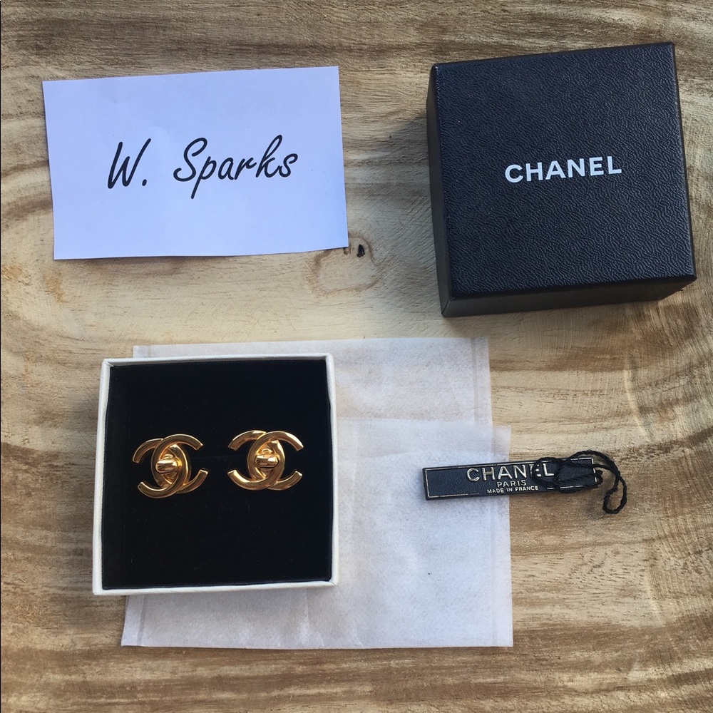 *SOLD* Auth Vintage CHANEL turn lock CC earrings