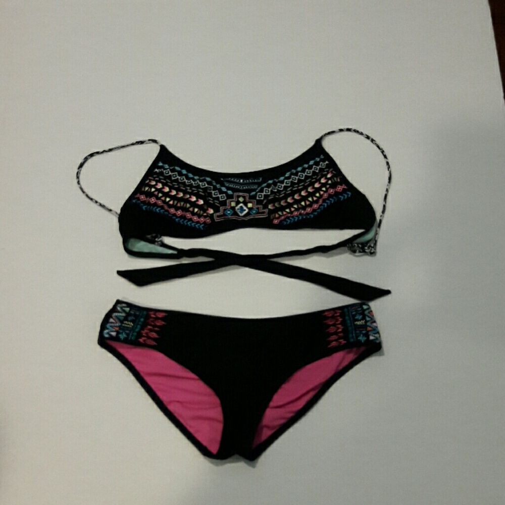 Black bikini