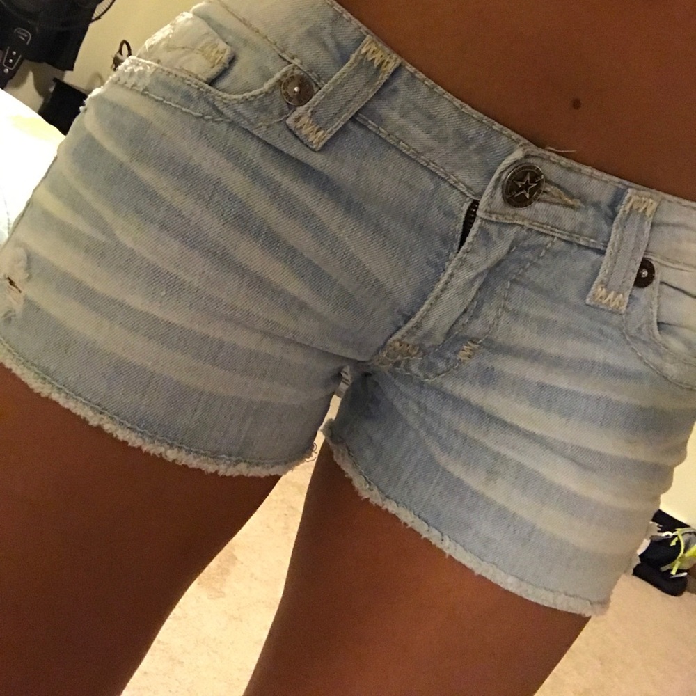 Big Star Shorts Size 27