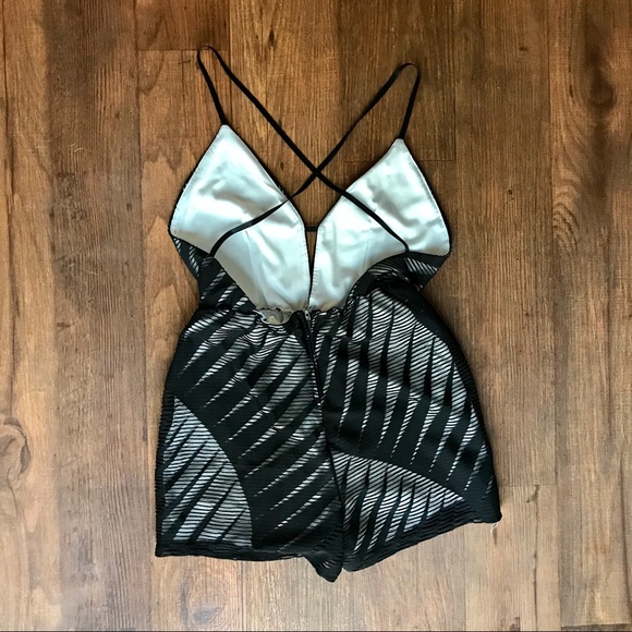 Open Strappy Back Romper - Picture 2 of 5