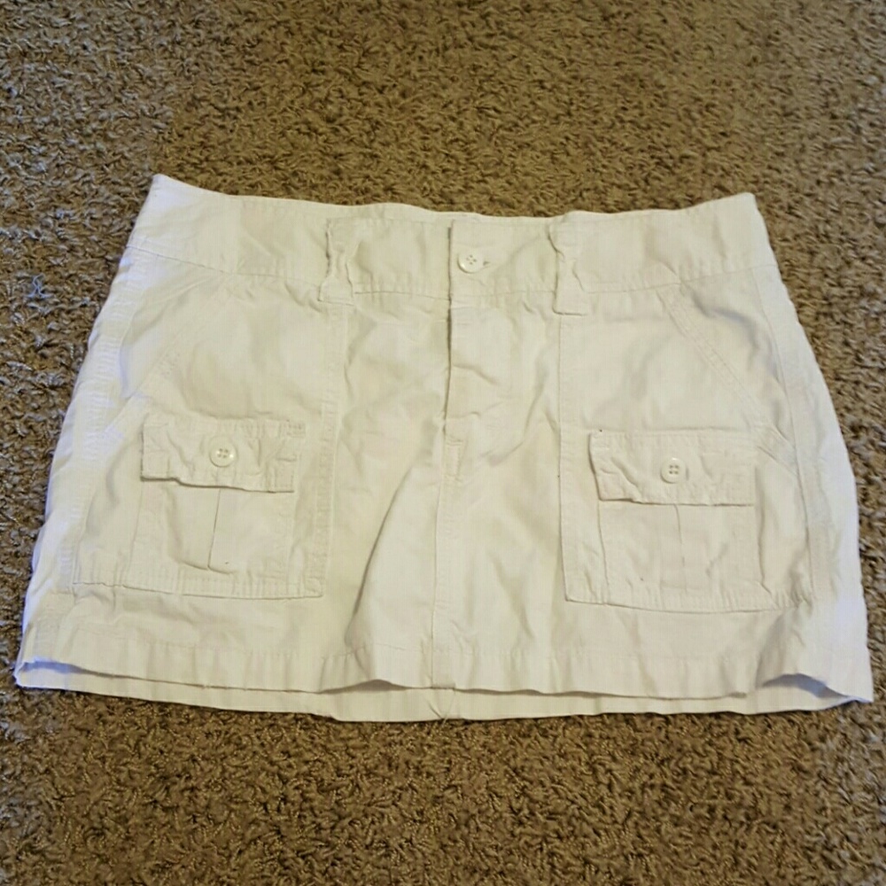 American Eagle white cargo skirt