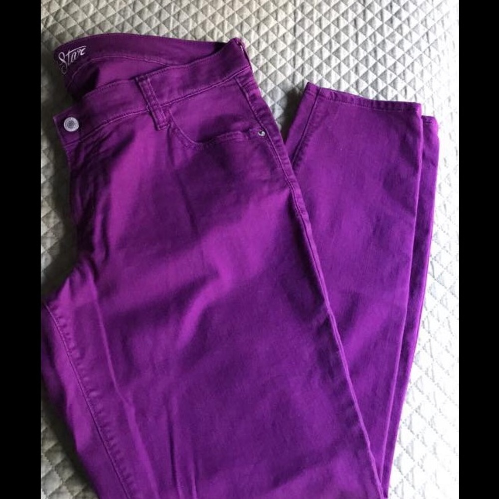 Size 16 EUC Plum Old Navy Rockstar jeans