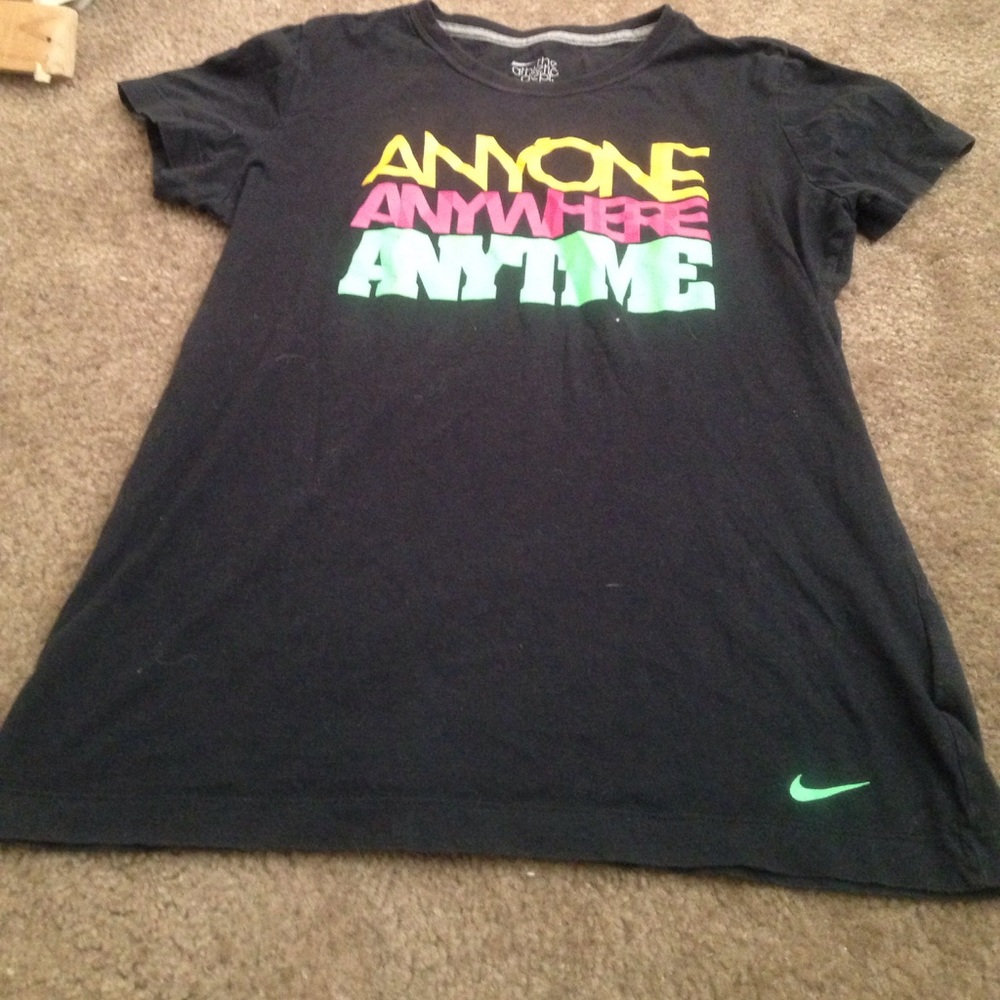 Nike top