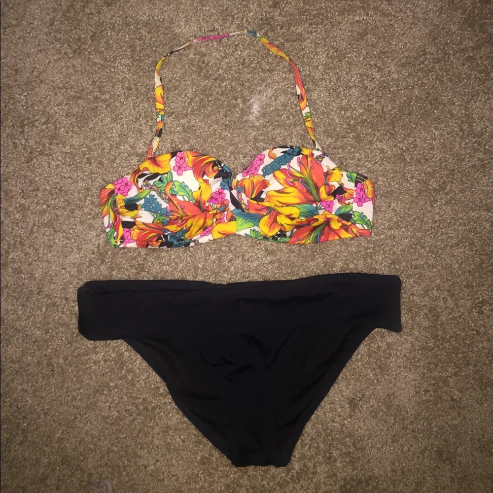 Victoria's Secret bikini 🌸🌺⚫️