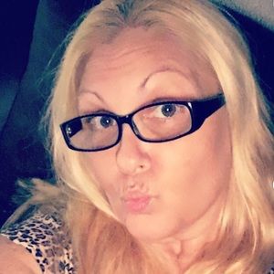 Meet your Posher, Carie