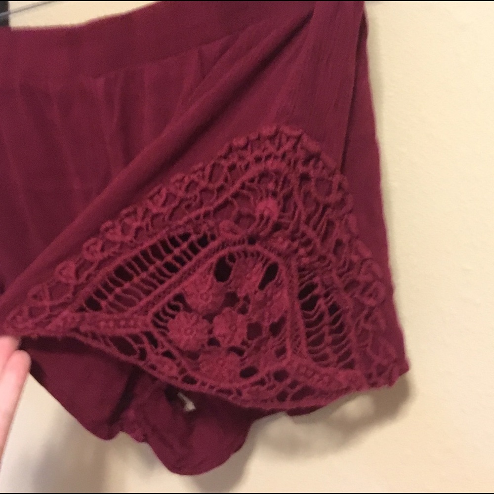 Maroon soft shorts with crochet inset size XL - Picture 2 of 4